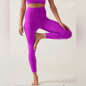 Athleta Transcend 7/8 Tights in Fuscia